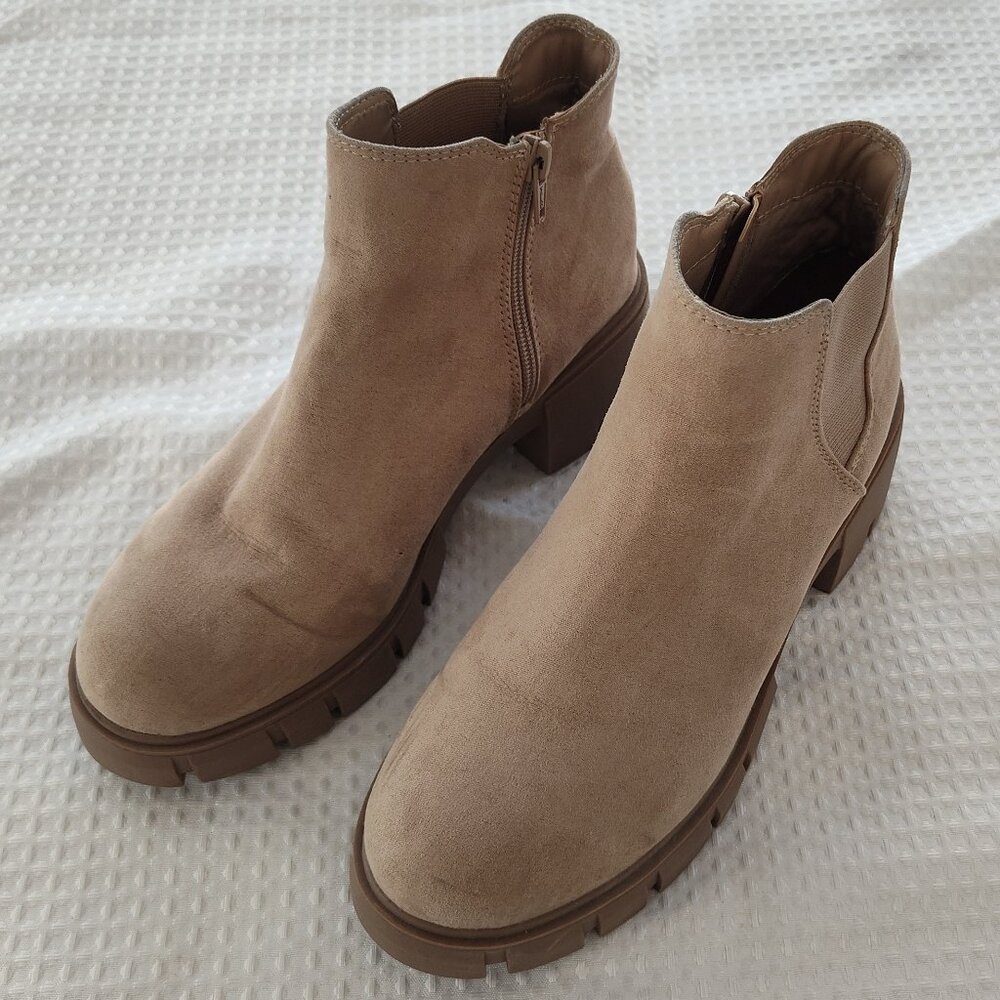 Madden NYC, Women’s Chunky Lug, Chelsea Boots, 8